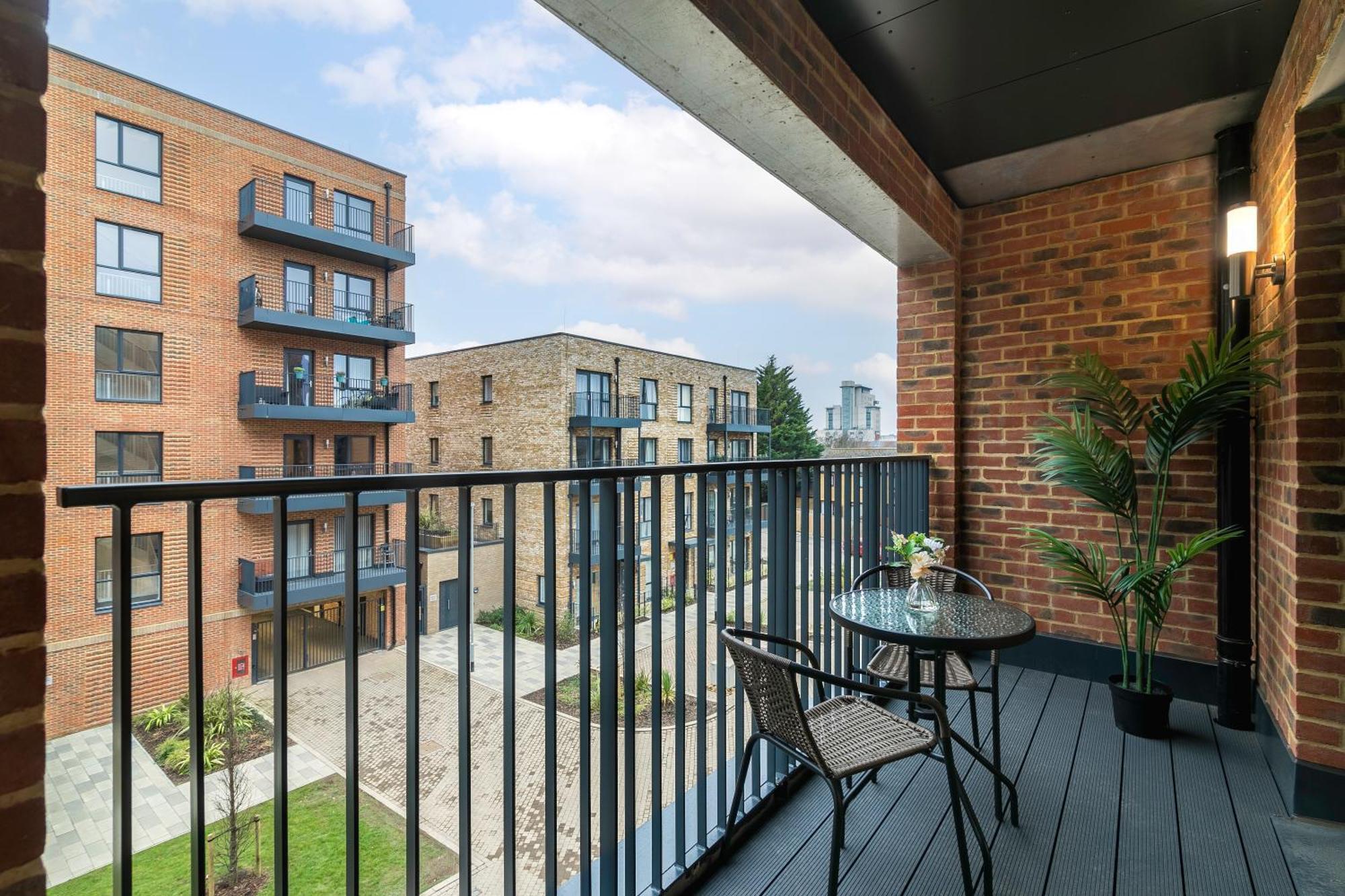 Luxury Two Bed Near The 02 Arena Case de vacanță Londra